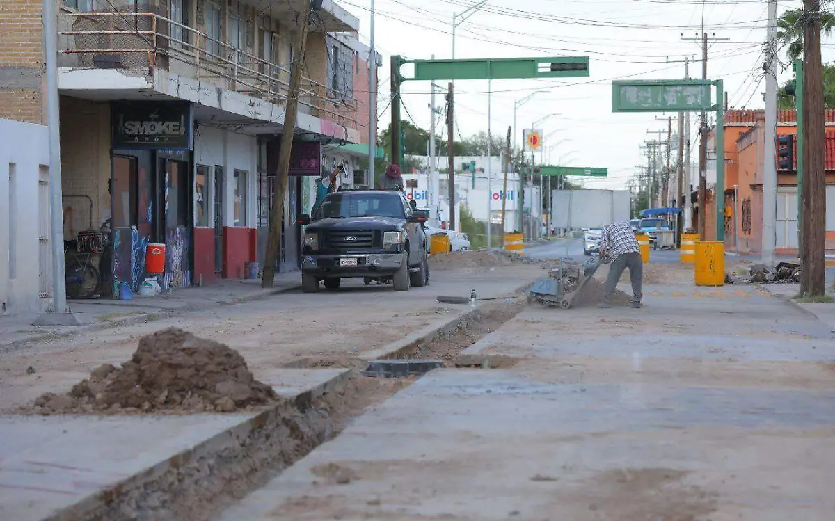 Con recursos de Repuve pavimentan Nuevo Laredo 